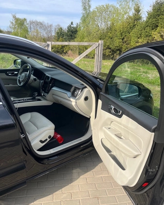 Volvo XC 60 cena 135000 przebieg: 139900, rok produkcji 2017 z Gdańsk małe 154